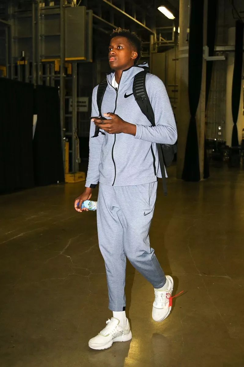 并在现场将 并在现场将